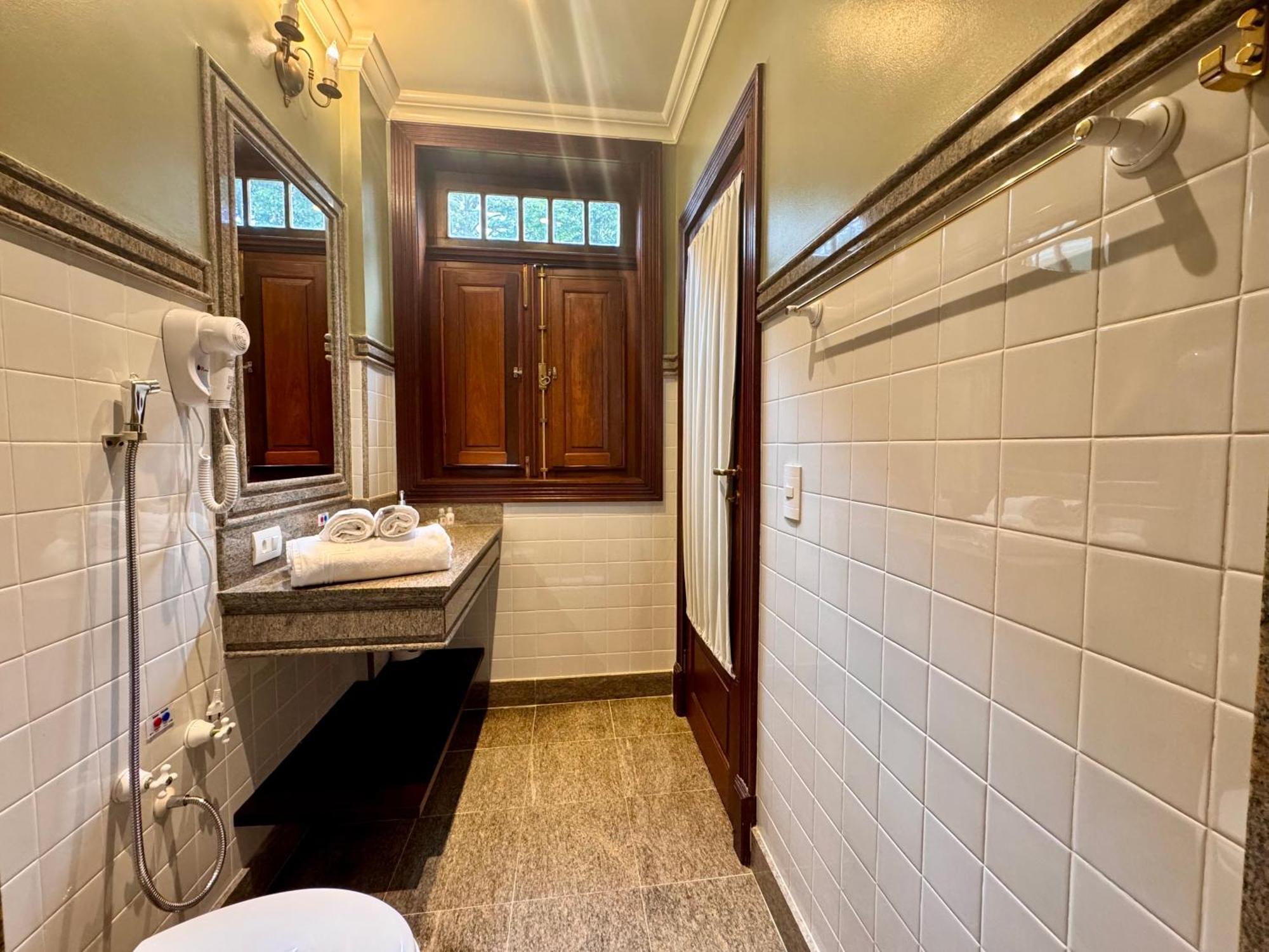 Aroso Paco Hotel Pedra Azul  Exteriör bild Bathroom